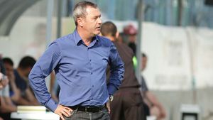 Mircea Rednic este noul antrenor al Petrolului:** "Obiectivele noastre sunt o clasare în primele cinci și Cupa României"
