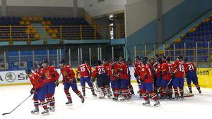 CONTROVERSĂ‚ | Karoly, antrenorul dat dispărut de la naționala U20 de hochei: "Condițiile de pregătire m-au făcut să părăsesc echipa". FRHG: "Minciuni! Au avut cele mai bune condiții"