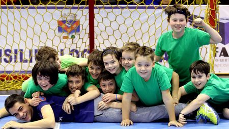 Minihandbalul și babyhandbalul au fost la putere la Turda, pentru trei zile! 20 de cluburi și peste 500 de copii au participat la Memorialul „Ioan Deteșan" 