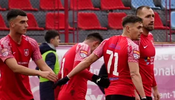 Ultima etapă a Ligii 2, distrusă de arbitraj! CSC Șelimbăr nu a scăpat, Vasile Buzea a eliminat un jucător pentru întârzierea unei aruncări de la margine. Eugen Beza: ”Halucinant!”