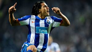 Ce eroare de strategie la CFR:** Falcao a fost la un pas de clujeni în 2007! Acum valorează 40 de milioane de euro