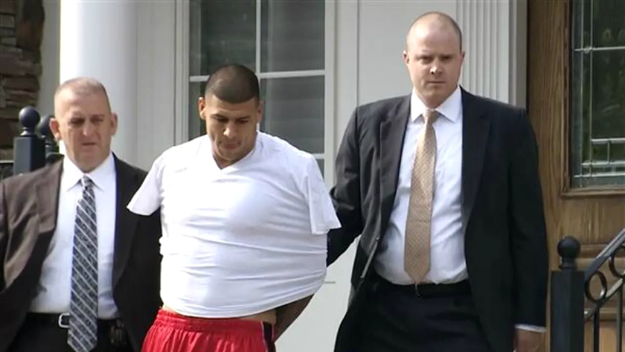 UPDATE Criminal în NFL! Un star de la New England Patriots a fost reținut și acuzat de crimă!