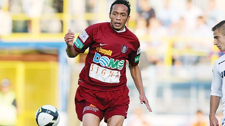 "Ar fi bine pentru noi să nu joace 'Pitbull"