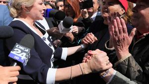 Viorica Dăncilă, mesaj pe Facebook după depunerea candidaturii pentru Președinția României: 'Mulțumesc celor peste 1,400,000 de români care au semnat'