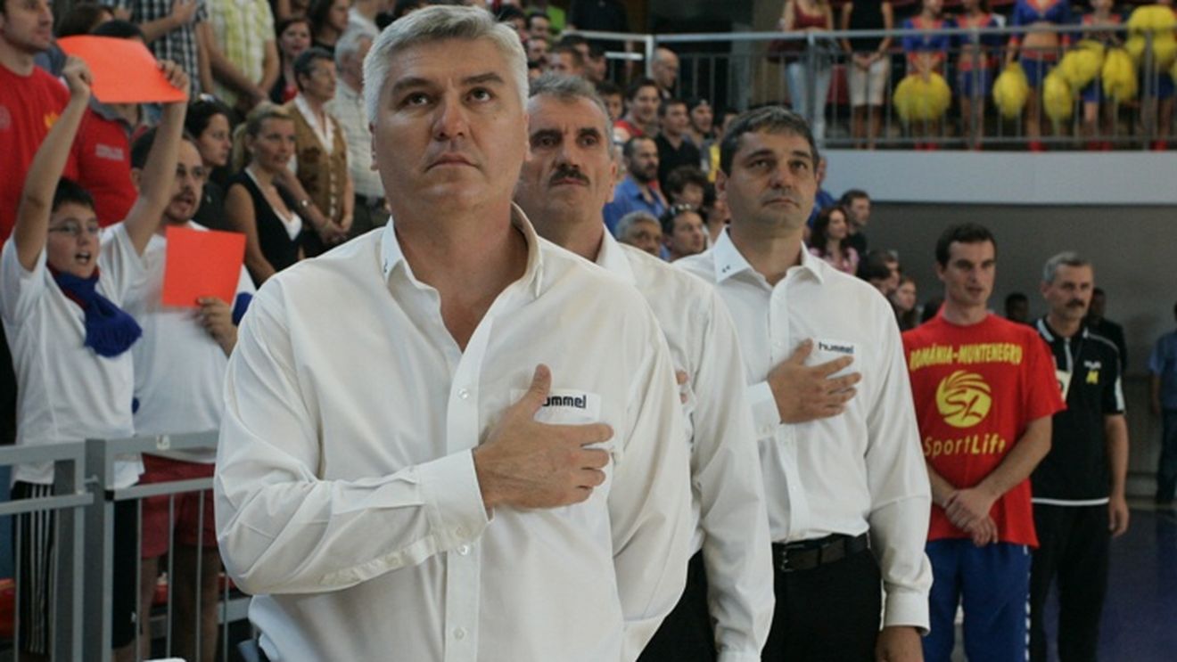 Aihan Omer: "Jucătorii au voie să fumeze cinci țigări pe zi și să bea o cola mică!"