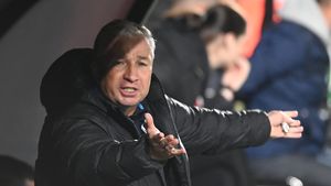 Dan Petrescu e sătul de accidentările lui Daniel Bîrligea: „E a zecea ruptură de când a venit la CFR. L-am dus peste tot, a făcut o mie de analize”