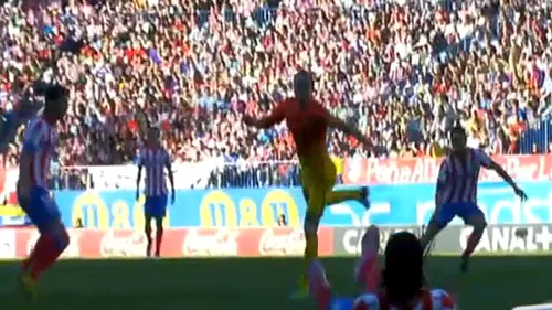 VIDEO Nu este fotbal, este MAGIE!** Iniesta a marcat al 22-lea titlu al Barcelonei cu cea mai originală pasă cu călcâiul din istorie