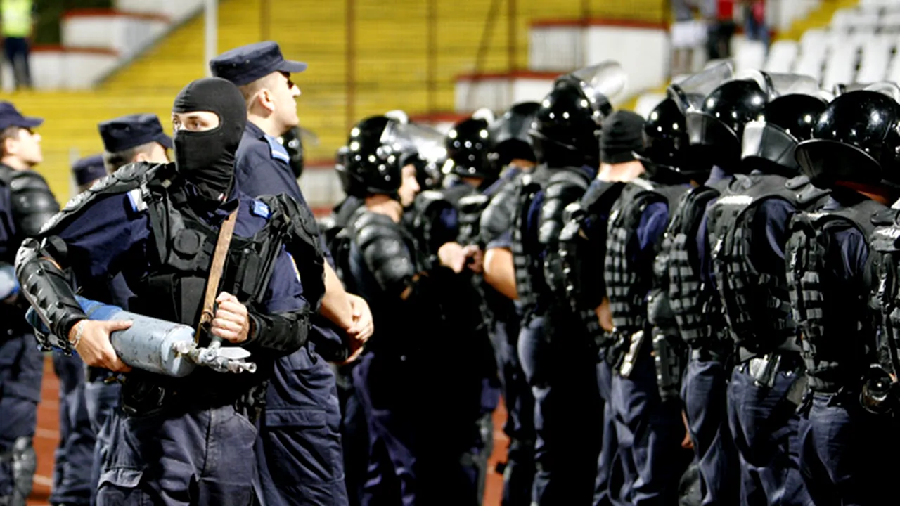 Jandarmii români, instruiți de specialiștii UEFA în vederea Euro 2020. Forțele de ordine participă la un seminar organizat la București