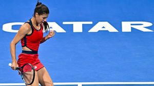 Ce făcea Sorana Cîrstea în timp ce Simona Halep, rivala ei de-o viață, juca împotriva Paulei Badosa! O imagine cât o mie de cuvinte