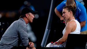 Simona Halep s-a enervat, iar Darren Cahill a taxat-o: „Poate că mă aflu la 14.298 de km distanţă, dar..." | VIDEO