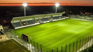 FCSB, invitată într-o "casă" nouă, după problemele cu Arena Națională: "La noi e un stadion micuț, dar cochet!". Becali vrea la Pitești, dar are și o altă variantă 