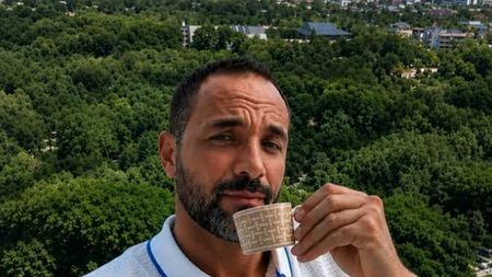 EXTRA Alexandru Țiriac, gest neașteptat. Ce a făcut fiul magnatului Ion Țiriac în fântâna publică