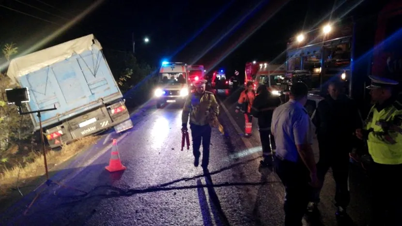 Accident terifiant în Ialomiţa, 10 morţi şi 9 răniţi grav! Primele imagini de la faţa locului