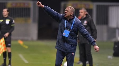 Emil Săndoi critică dur arbitrajul după remiza cu Rapid: „Sunt epuizat! Băieții sunt distruși. Mi-e rușine. Cine răspunde pentru greșeala asta?”