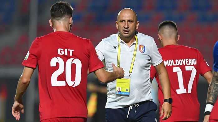 Vasile Miriuță, remiză cu Chindia pe terenul unde a debutat ca antrenor la seniori, la aniversarea a 55 de ani. ”Prima repriză a fost foarte slabă, nu vreau să vă zic ce le-am spus la pauză. Dar în repriza a doua am fost peste ei”