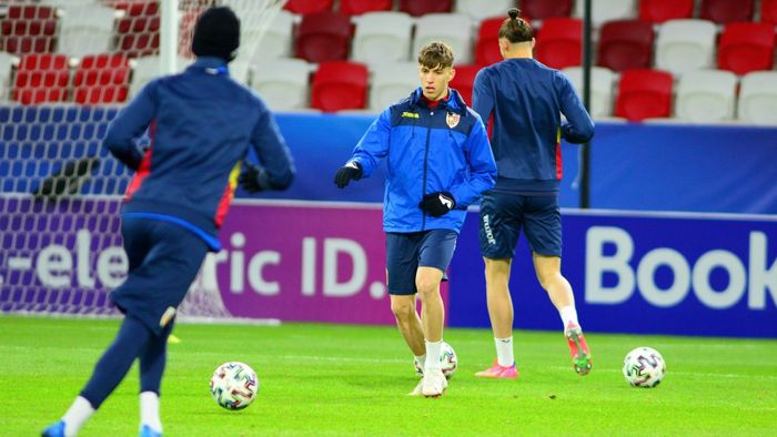 Octavian Popescu, luat la țintă după meciul cu Germania U21: „Vrei 100 de milioane pe el... Era ca o râmă!”. Dialog incendiar în direct: Ilie Dumitrescu i-a luat apărarea fotbalistului de la FCSB