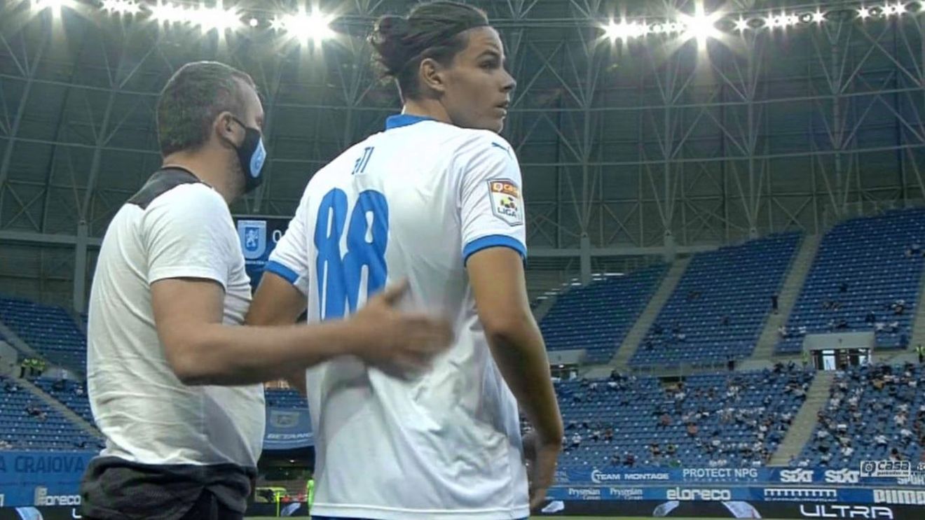 Momente emoționante la Craiova! Mama lui Atanas Trică, în lacrimi la debutul nepotului lui Ilie Balaci! Reacția atacantului și a Lorenei: „Bunica lui n-a mai fost la un meci de 37 de ani”  | EXCLUSIV + FOTO & VIDEO