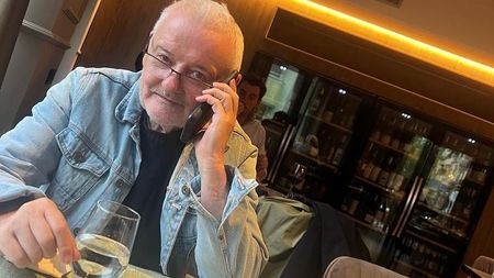 Irinel Columbeanu primește ultima lovitură chiar de unde nu se aștepta! Milionarul Mitică Dragomir i-a spus verde în față bărbatului ajuns falit: „De omul prost nu mi-e milă!”