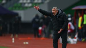 „E printre cei mai buni din istorie”. Cosmin Olăroiu i-a cucerit definitiv pe arabi și e mare favorit la cel mai prestigios trofeu individual din Emirate