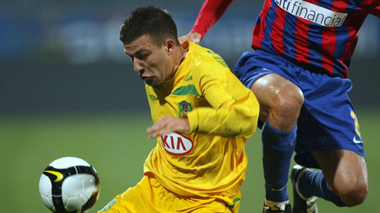 E LIBER de contract și ar putea să rezolve cea mai mare problemă de la Dinamo!** Jucătorul care a făcut senzație în tur e acum UITAT de Liga I!