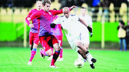 Wesley cere bani și tăcere, Porumboiu îi bagă pumnul în gură:** "De ce să plătesc locul șapte?" Clauza care îl poate trimite la Steaua