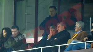 Mircea Lucescu: "Se pare că Dinu Gheorghe va veni la Rapid" Cei doi au fost prezenți pe stadion la meciul cu Ceahlăul