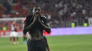 Explicații pentru evoluțiile slabe ale lui Joyskim Dawa de la FCSB. „Eu nu pot să înțeleg! Pleacă la fel ca soldații în permisie, fug cât îi țin picioarele ”