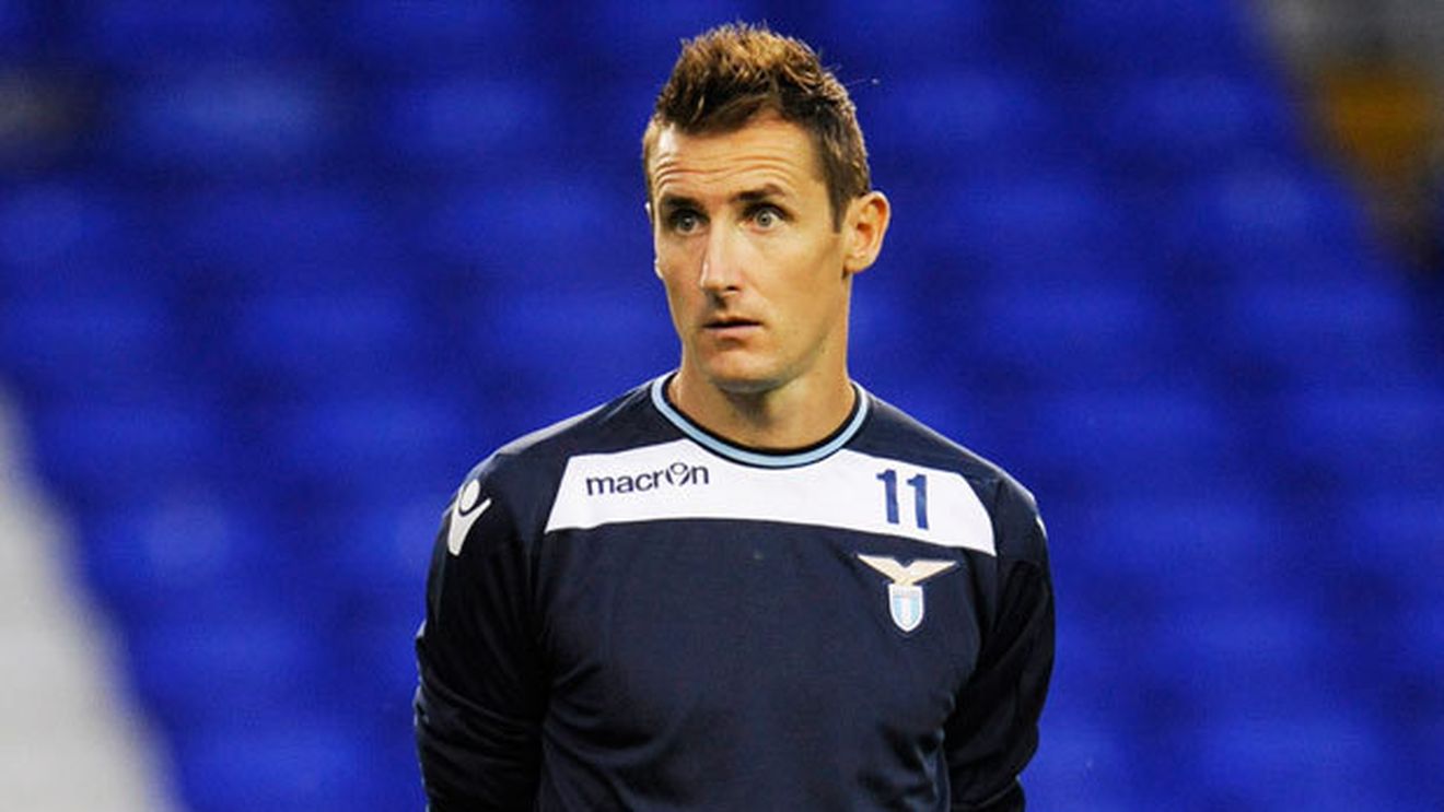 La a treia i se ridică statuie!** Klose a fost iar premiat pentru gestul pe care germanii l-au văzut doar la el din 2005