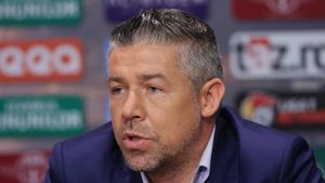 Bogdan Mara, replică pentru Mihai Stoica, după ce managerul lui FCSB a spus că „umblă cu farduri în poșetă”: „Lumea s-a săturat de ironiile lui expirate”