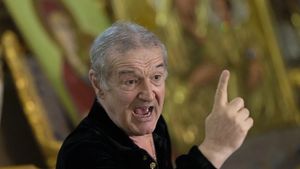 „Nu mă așteptam! E o chestie de respect”. Gigi Becali, apostrofat după ce i-a cerut lui Vlad Chiricheș să se retragă