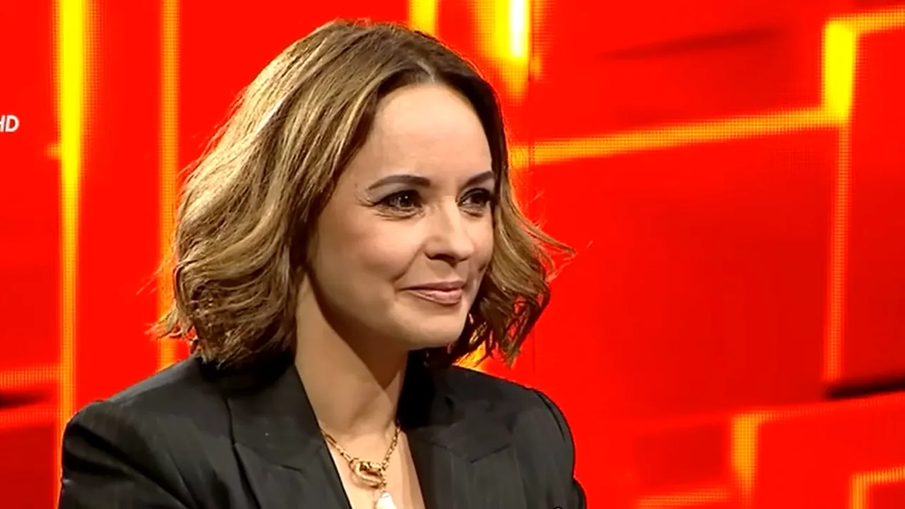 Povestea emoționantă a copilului fotbalist pe care Andreea Marin Bănică îl ajută financiar! „Merge în fiecare zi cu trenul, după ore, alături de bunicul lui, la antrenamente”