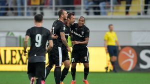 FOTO | Astra s-a antrenat fără Șumudică la Severin. Liderul s-a pregătit înaintea derby-ului cu Pandurii pe sinteticul unui fost jucător. Mihart: "Echipa are forță să devină campioană"