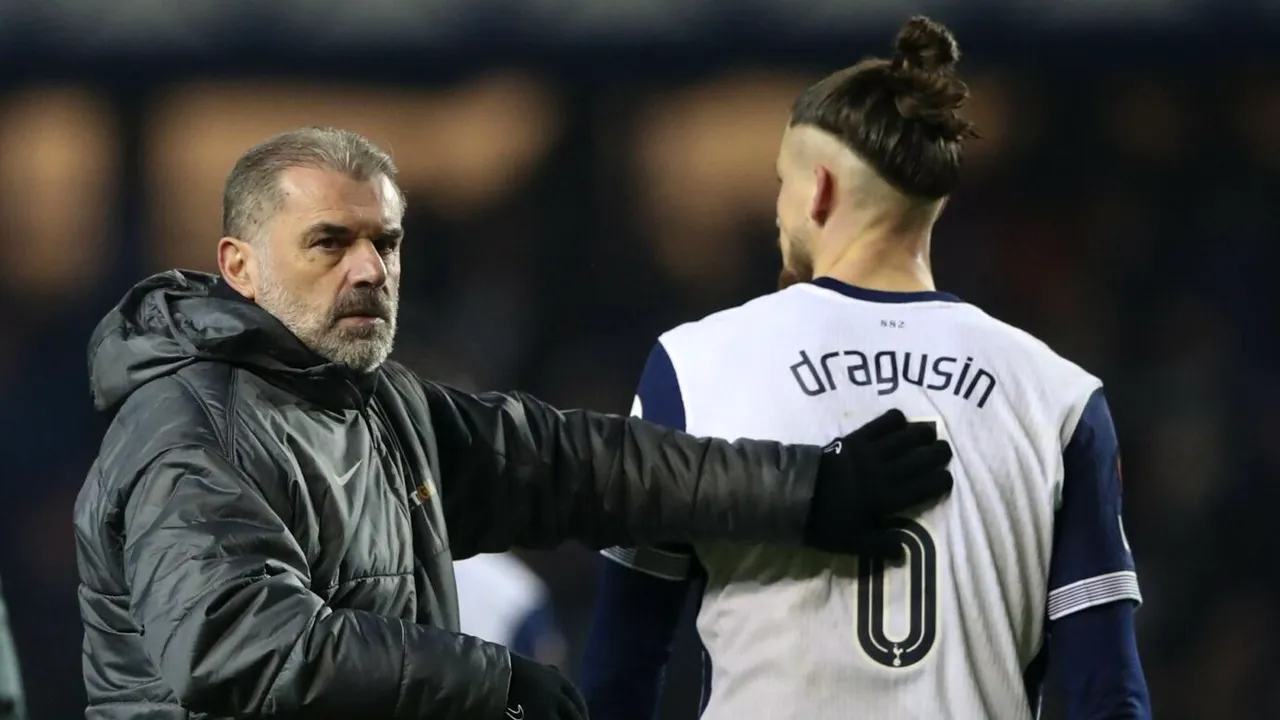 Ange Postecoglou nu s-a ferit să spună ce trebuie să facă Radu Drăguşin în următoarea perioadă: „Să se asigure că rămâne”