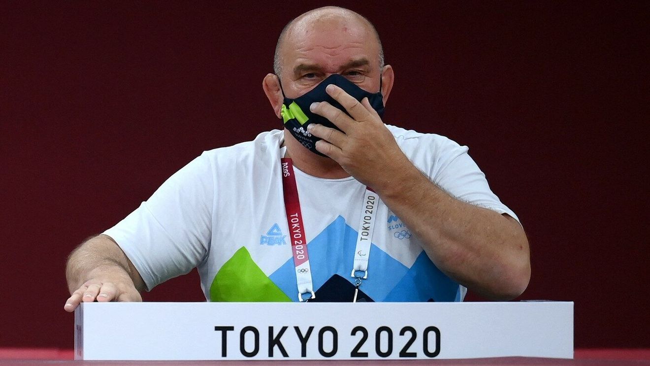 Antrenorul e acuzat de elevele lui din echipa de judo de agresiune sexuală