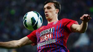 Chiricheș, blocat până în iarnă? Italienii anunță că Roma s-a retras din cursa pentru fundașul Stelei