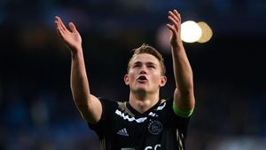 Barcelona și Real Madrid, puse pe "hold"! Cel mai curtat fotbalist al momentului ajunge la Juventus. Când au loc discuțiile decisive