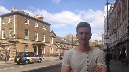 "Am sărit din tribună pe o ambulanță, iar de acolo am sărit pe teren. Au sărit trei bodyguarzi pe mine, unul mi-a pus mâna în gât". Thriller în Napoli, cum să-l prinzi pe Messi, Steaua - Ajax și atuul lui Georgievski. 12 cu Gardoș 