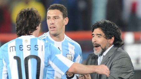 Maradona îl atacă pe Messi: "Pentru Barcelona marchează de patru ori într-un meci, la națională nici nu atinge mingea"