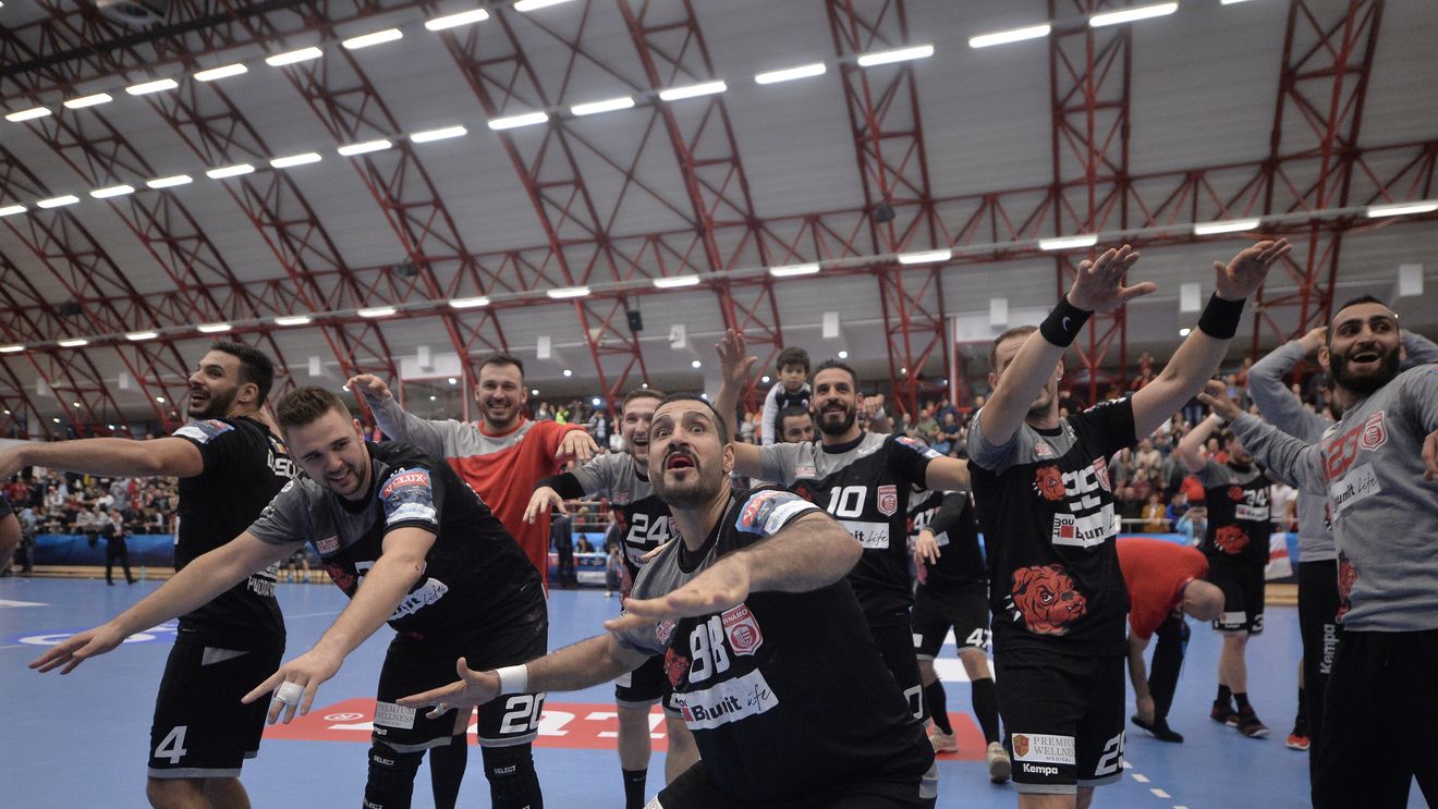 Dinamo scrie istorie! "Câinii" au învins la Thun cu 33-29 și s-au calificat în playoff-ul pentru optimile Ligii Campionilor. Trupa "alb-roșie" este prima echipă masculină din România care ajunge atât de departe