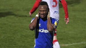 Dinamo și-a luat atacant după înfrângerea cu FCSB. Desire Segbe Azankpo a fost prezentat oficial