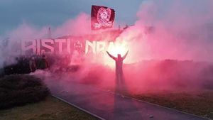 Nu l-au uitat pe Cristi Neamţu! ”FC U” Craiova şi ultraşii din Peluza Sud '97 l-au comemorat pe fostul portar al Universităţii Craiova, decedat în urmă cu 18 ani