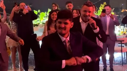 Imagini demențiale cu Florinel Coman! A dansat ca un arab pe manelele cântate de Constantin Budescu la nunta lui Darius Olaru