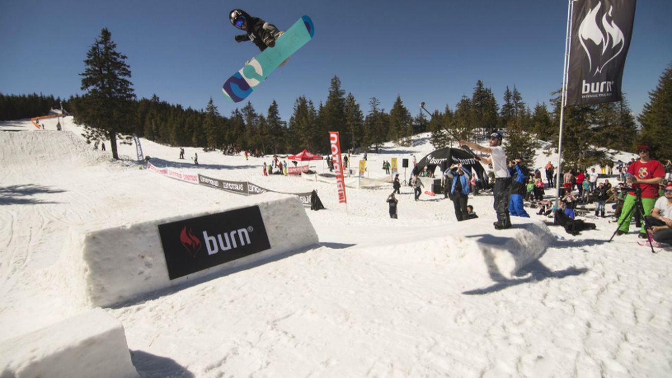 Harghita-Mădărași, "kicker-ul" cucerit de snowboard-erii și schiorii veniți la Snow On Fire