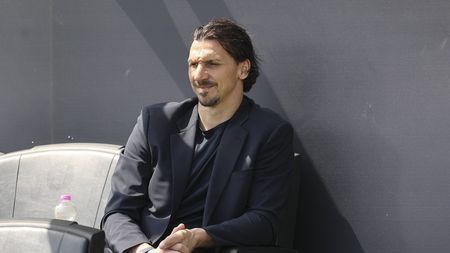 „O să te distrugem! Nu poți să faci asta”. Bărbatul care i-a spart nasul statuii lui Zlatan Ibrahimovic a rupt tăcerea