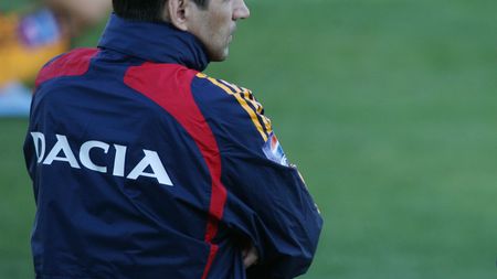 Presa franceză: "Pițurcă este Satana"