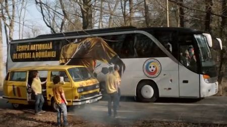 "Hai, băieți". VIDEO | Iordănescu sare în ajutorul suporterilor echipei naționale, într-un spot publicitar