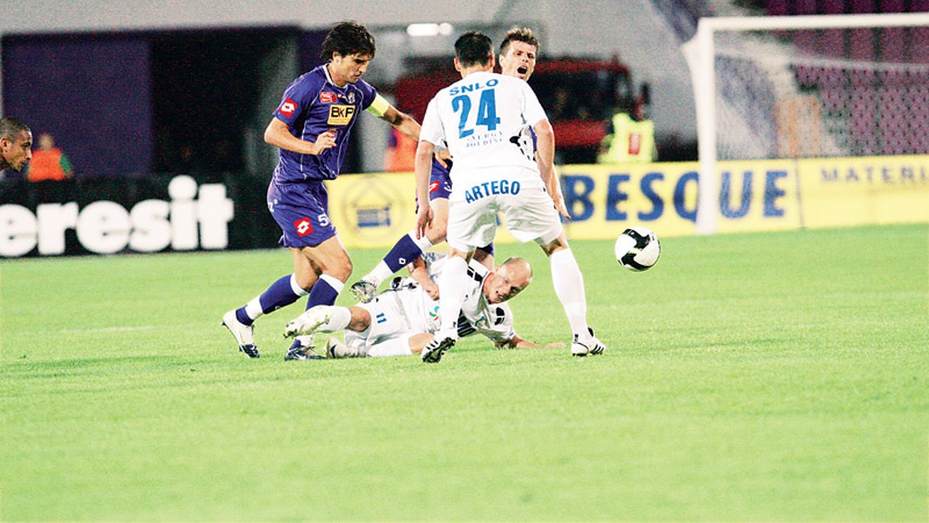 Dusan Uhrin mizează pe atac