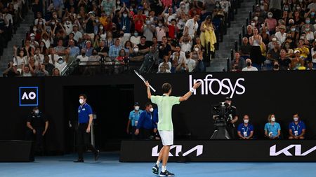 Spectatorii de la meciul Rafael Nadal - Daniil Medvedev, amenințați cu evacuarea din arenă! Așa ceva nu s-a mai întâmplat într-o finală de Grand Slam: ce i-au făcut australienii rusului