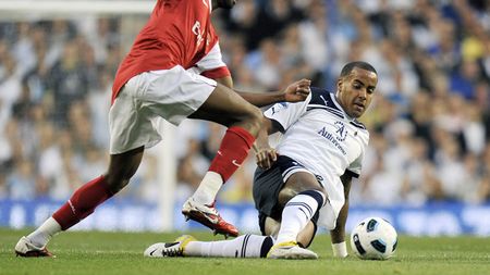 Joacă la Arsenal, dar în casă se îmbracă în tricoul unei rivale din Londra!** "Pe stradă e cam riscant să o fac!"