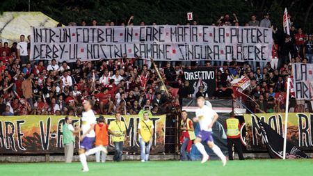 Vestul flutură batista! **UTA și Poli, UNITE împotriva lui Mitică